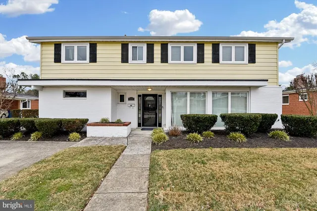 Popular Seven Mile Real Estate
