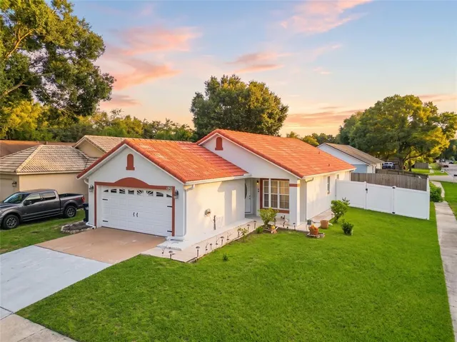 Popular VALENCIA WOODS Real Estate