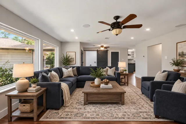 Popular Tower Oaks Plaza Real Estate