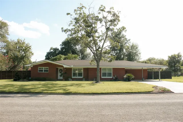 Popular Winwood Sweeny Real Estate