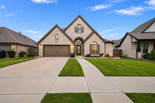Popular Pomona Sec 9 Real Estate