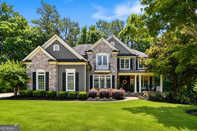 Expensive Hedgerose Real Estate
