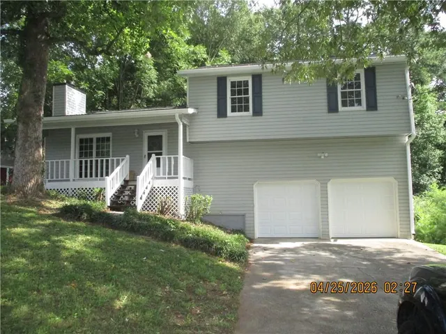 Popular Hollyberry Real Estate