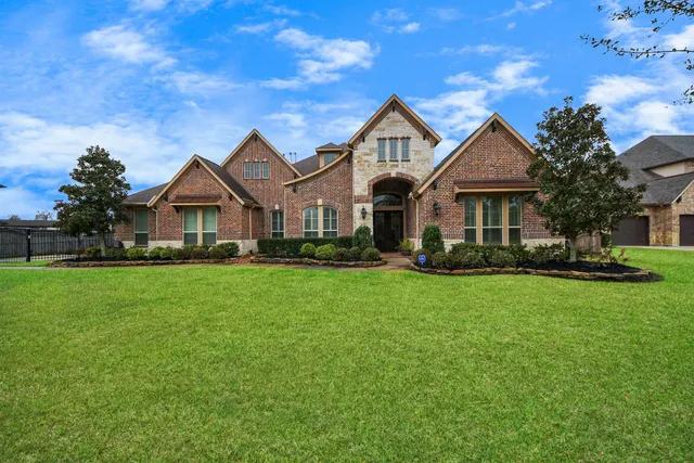 Popular Lakes Of Fairhaven Real Estate