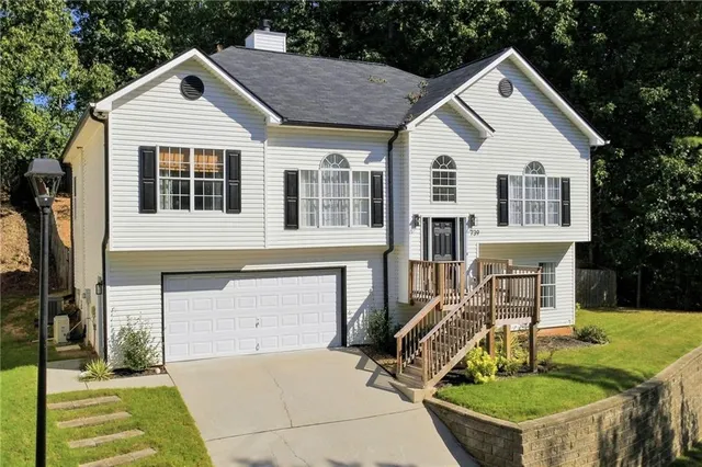 Popular Landing At Reeves Lake Real Estate
