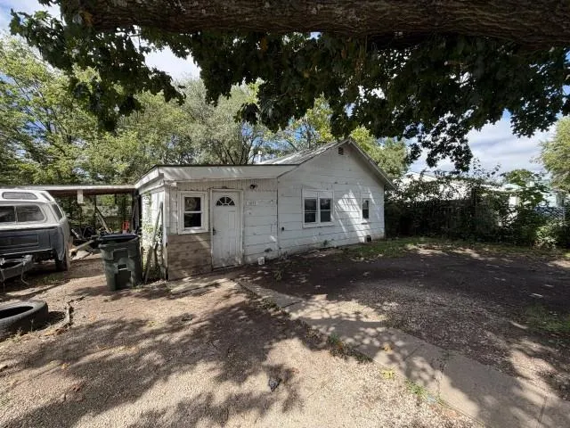 Cheap 450 - Douglas County - KS Real Estate