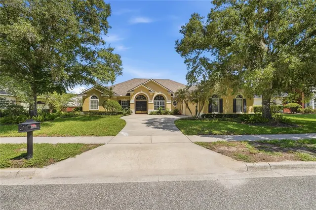 Popular RIVERSBEND Real Estate