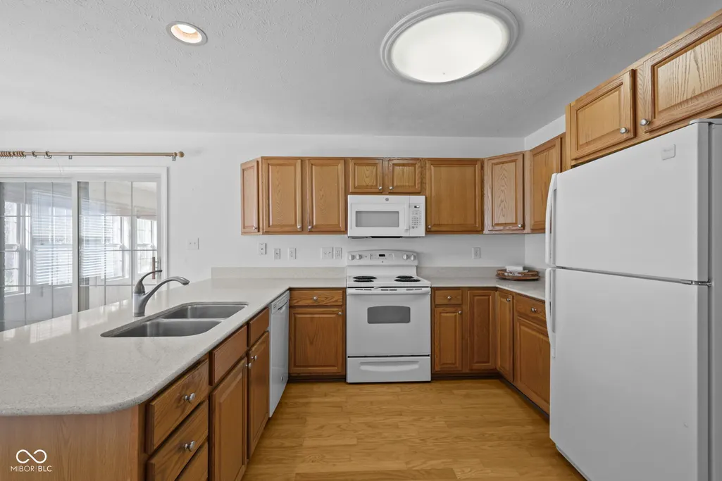 Listing Thumbnail Image 7