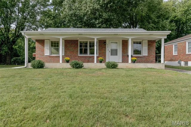 Popular Martha Manor Real Estate