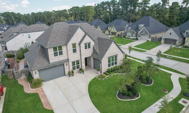 Expensive Woodtrace Real Estate