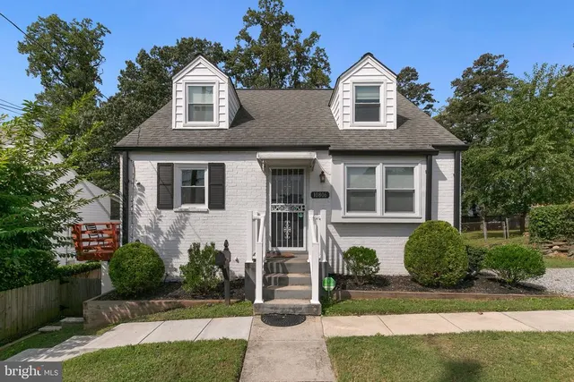 Popular Chestnut Ridge Manor Real Estate