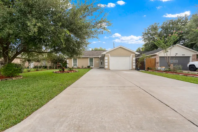 Popular Briarwick Sec Real Estate