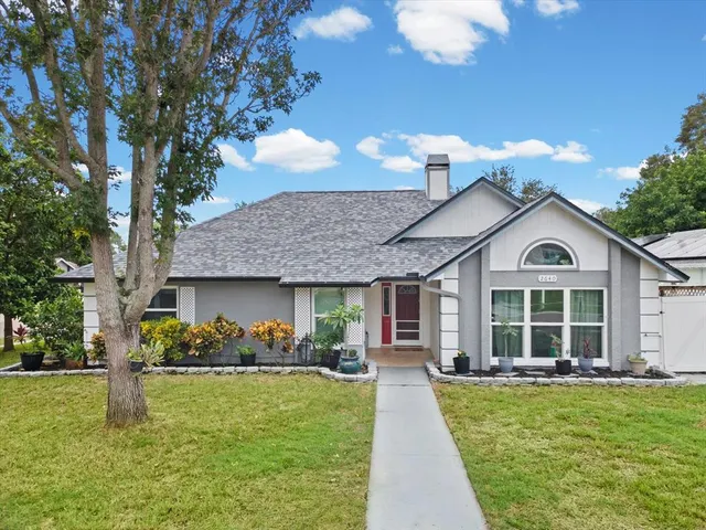 Popular VALENCIA HEIGHTS Real Estate