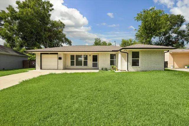 Popular Freeway Manor Sec 05 Real Estate