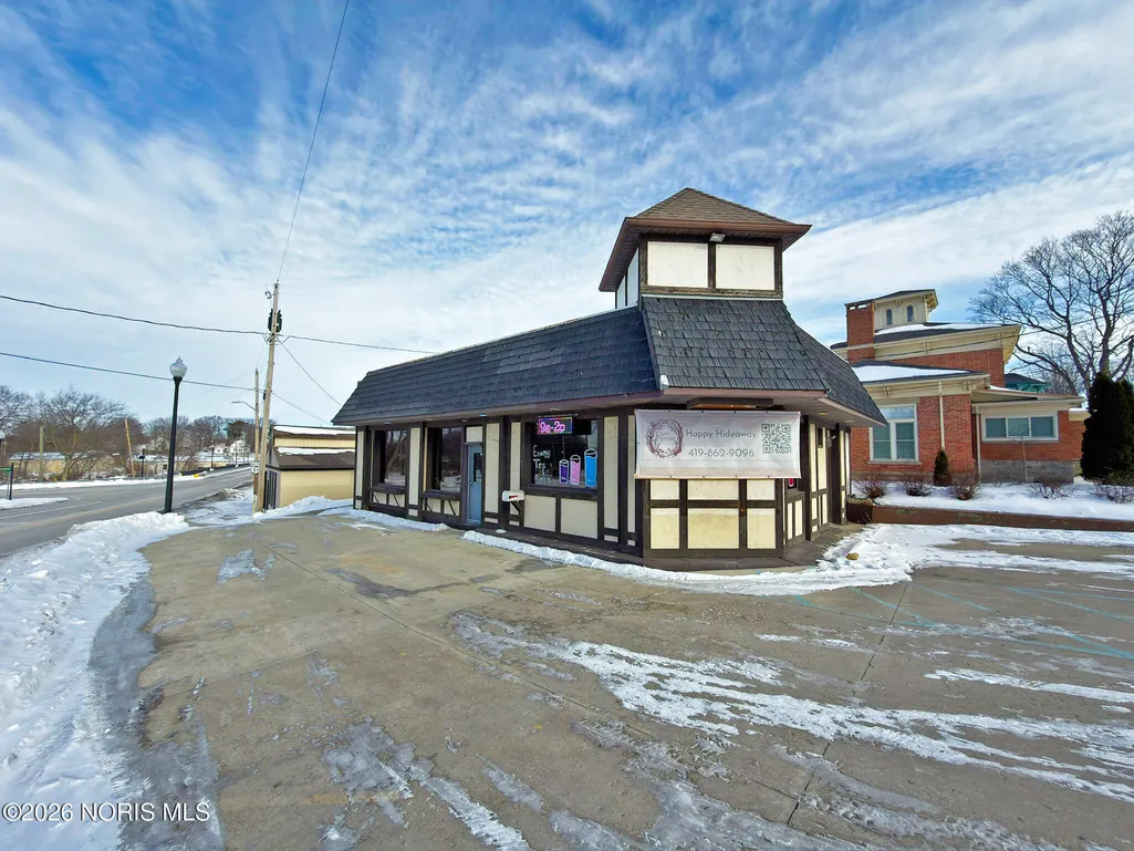 409 Rice St, Elmore, OH 43416