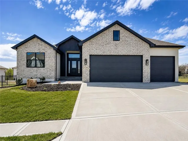 Popular Adams Pointe Village Real Estate