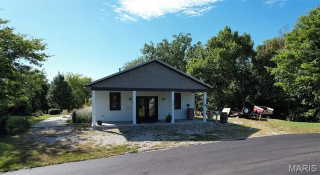 Popular Villa Ridge Real Estate