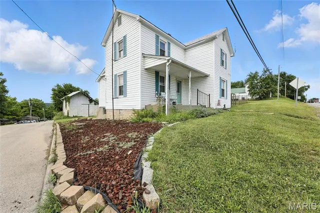 Popular Bloomsdale Real Estate