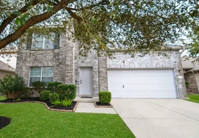 Popular Green Oak Park Sec 02 Real Estate