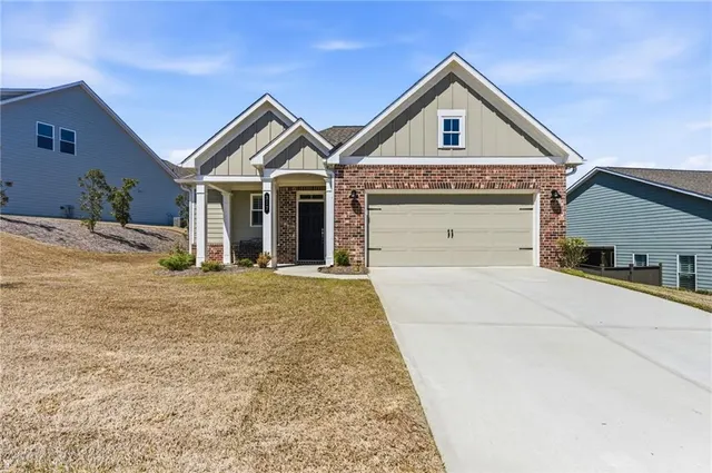 Popular Courtyard @ Hickory Flat Real Estate