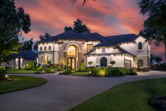 Popular Champion Lakes Estates Real Estate