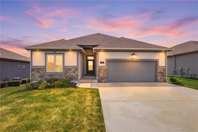 Popular Staley Hills Villas Real Estate