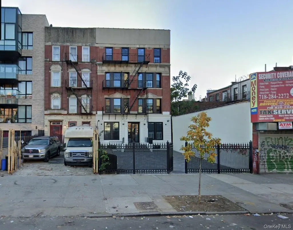 16 Brooklyn Brg, Ny, NY 11226