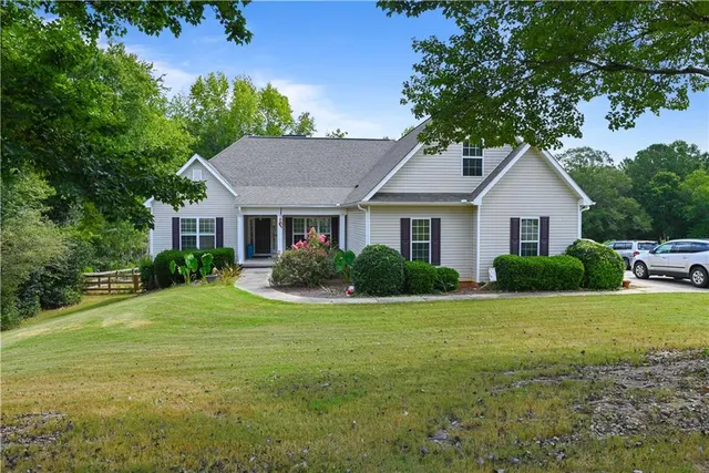 Popular The Meadows of Senoia Real Estate
