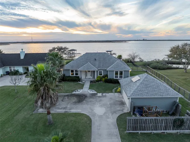 Popular Paradise Place 2003 Real Estate