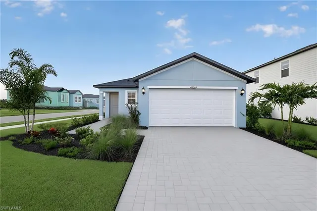Cheap SABAL GLEN AT MIDTOWN Real Estate