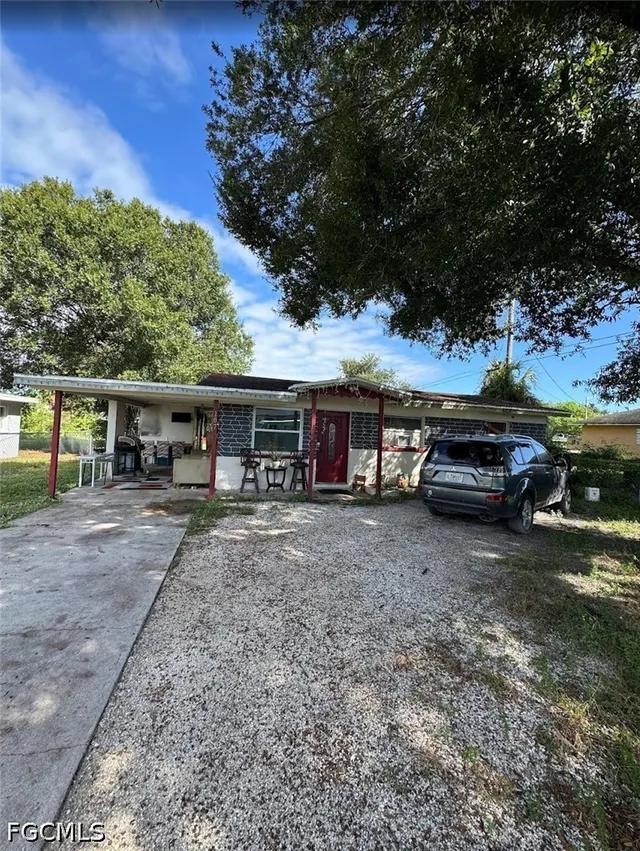 Cheap COUNTRY MANOR Real Estate
