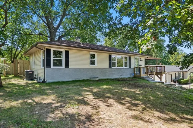 Popular Lakeside Farms Real Estate