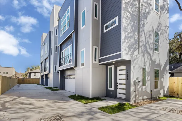 Expensive Modern On Dennis Real Estate