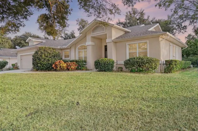 Popular 16TH FAIRWAY VILLAS Real Estate