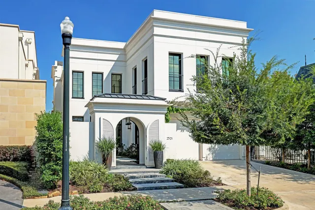 Expensive Glendower Court Real Estate