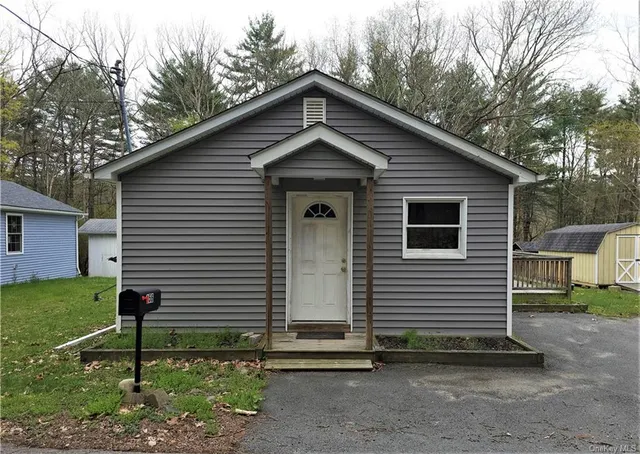 156 Lakeview Drive, Cuddebackville NY 12729