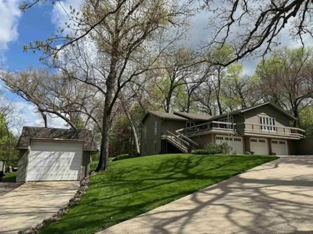Popular Roscoe Real Estate