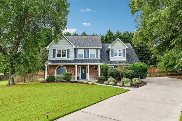 Popular Springdale Trace Real Estate