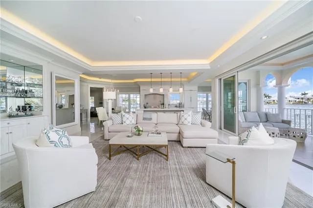 Popular VENETIAN VILLAS Real Estate