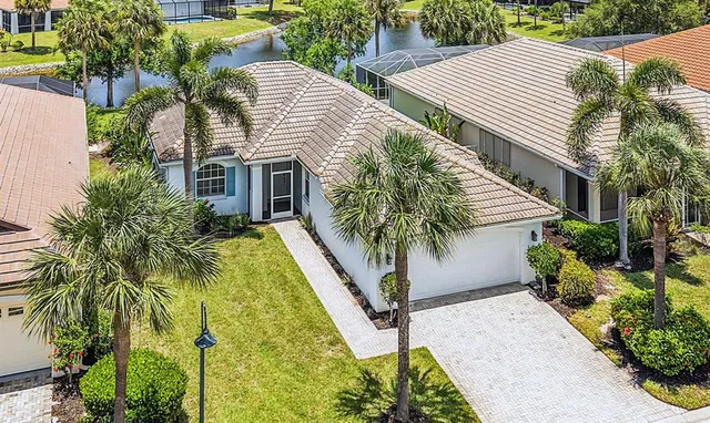 Popular COURTSIDE LANDINGS LAND CONDO Real Estate