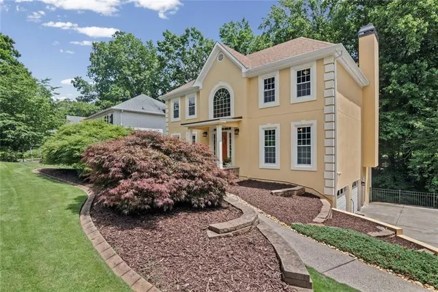 Popular BEACON HILL Real Estate