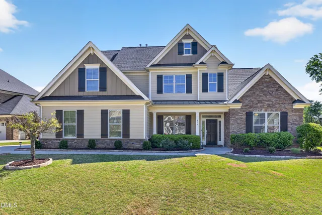 Popular Toscana Real Estate
