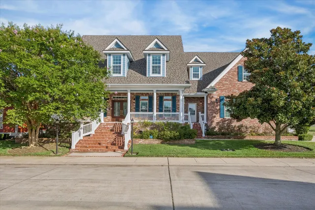 Expensive 33 Near West End Real Estate