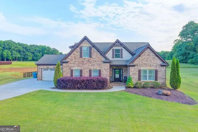Expensive Estates at Brockton Loop Real Estate