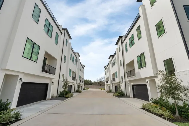 Popular MEMORIAL LUXURY VILLAS Real Estate