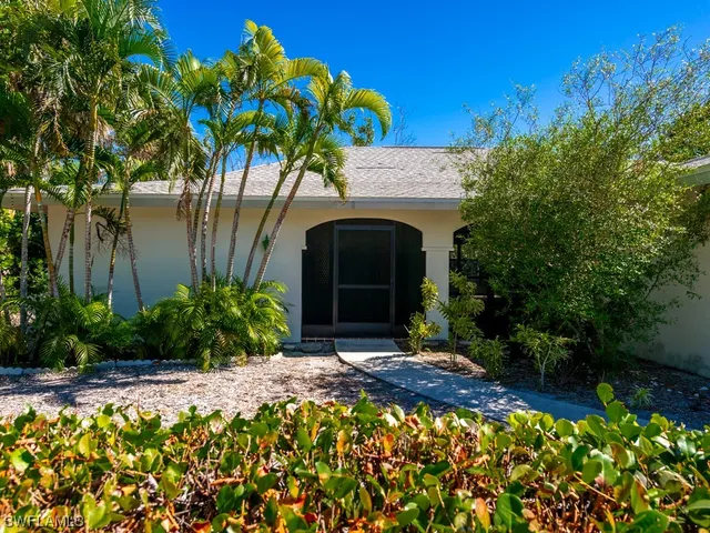 Cheap SANIBEL ESTATES Real Estate
