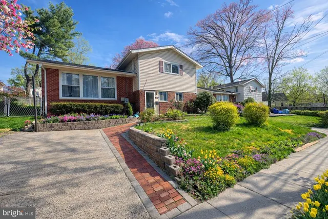 Popular Garrett Forest Real Estate