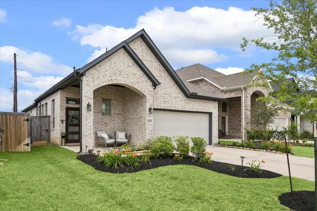Popular Dellrose Sec 10 Real Estate