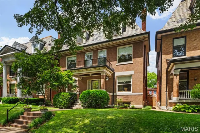 Popular Washington Heights Real Estate