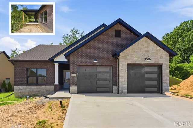 Popular Patio Homes-Far Oaks Real Estate